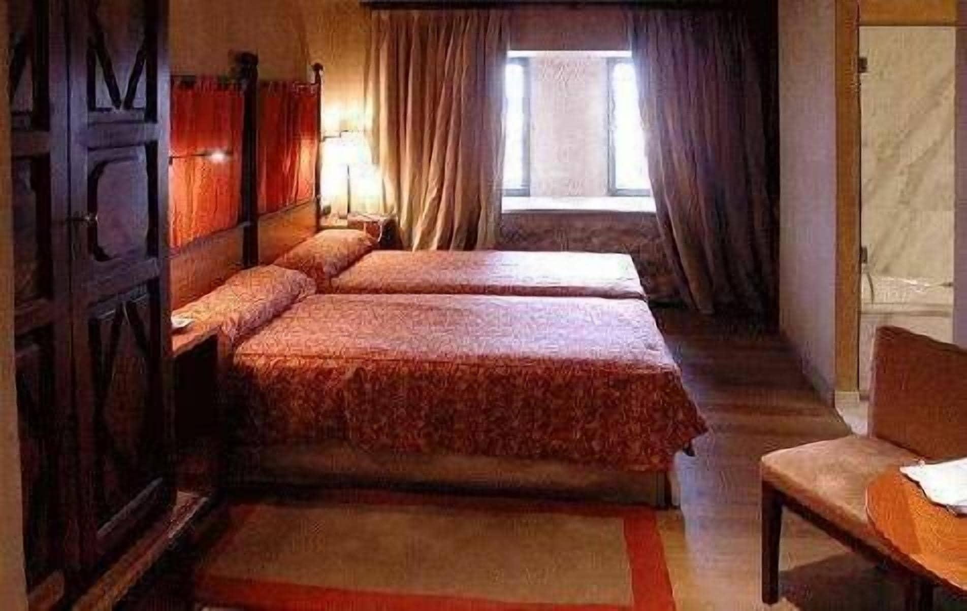 Parador De Alarcon Exterior photo