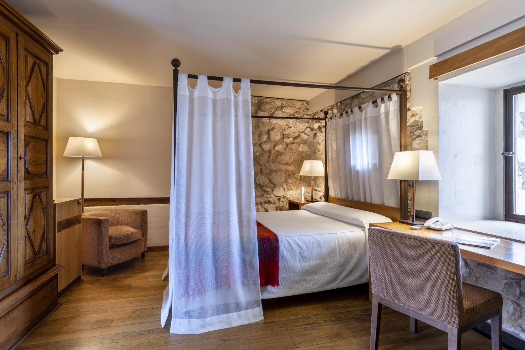 Parador De Alarcon Exterior photo