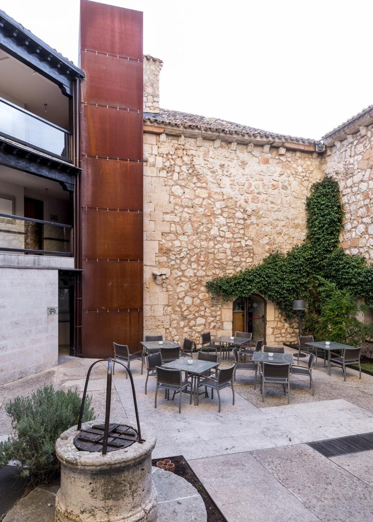 Parador De Alarcon Exterior photo