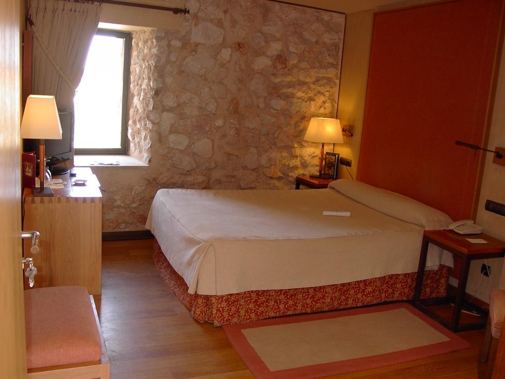 Parador De Alarcon Exterior photo